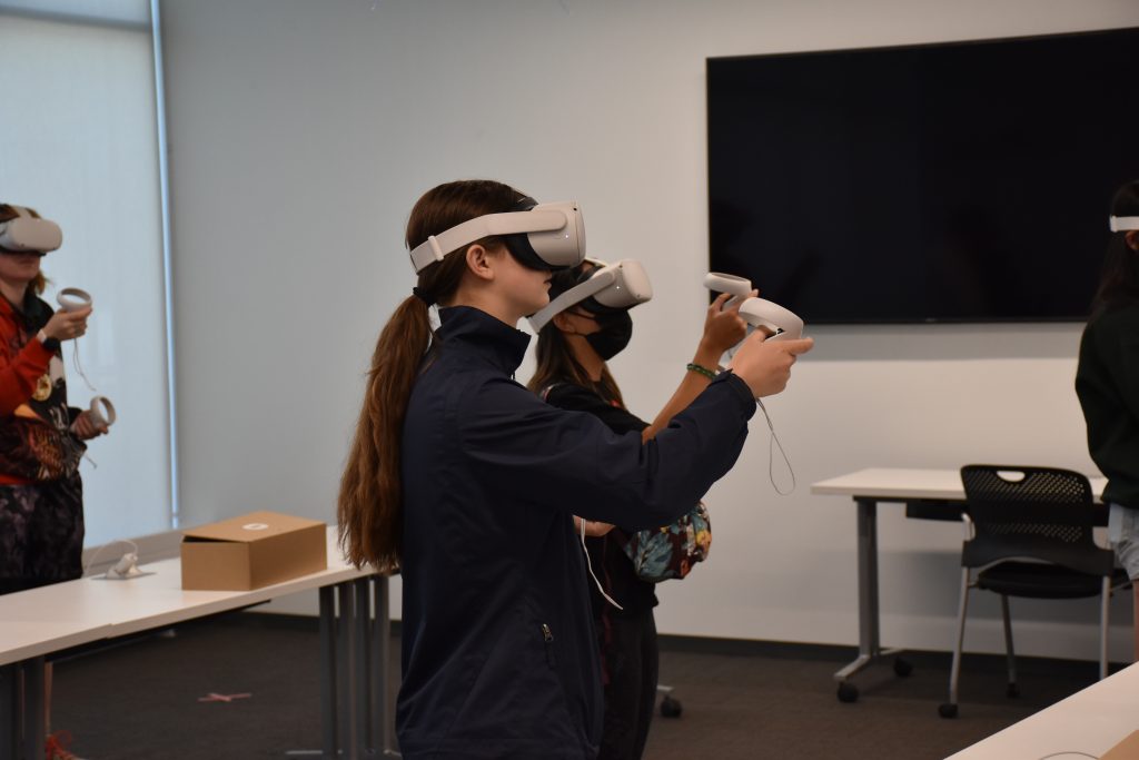 Student try out AR/VR at CSU SPUR
